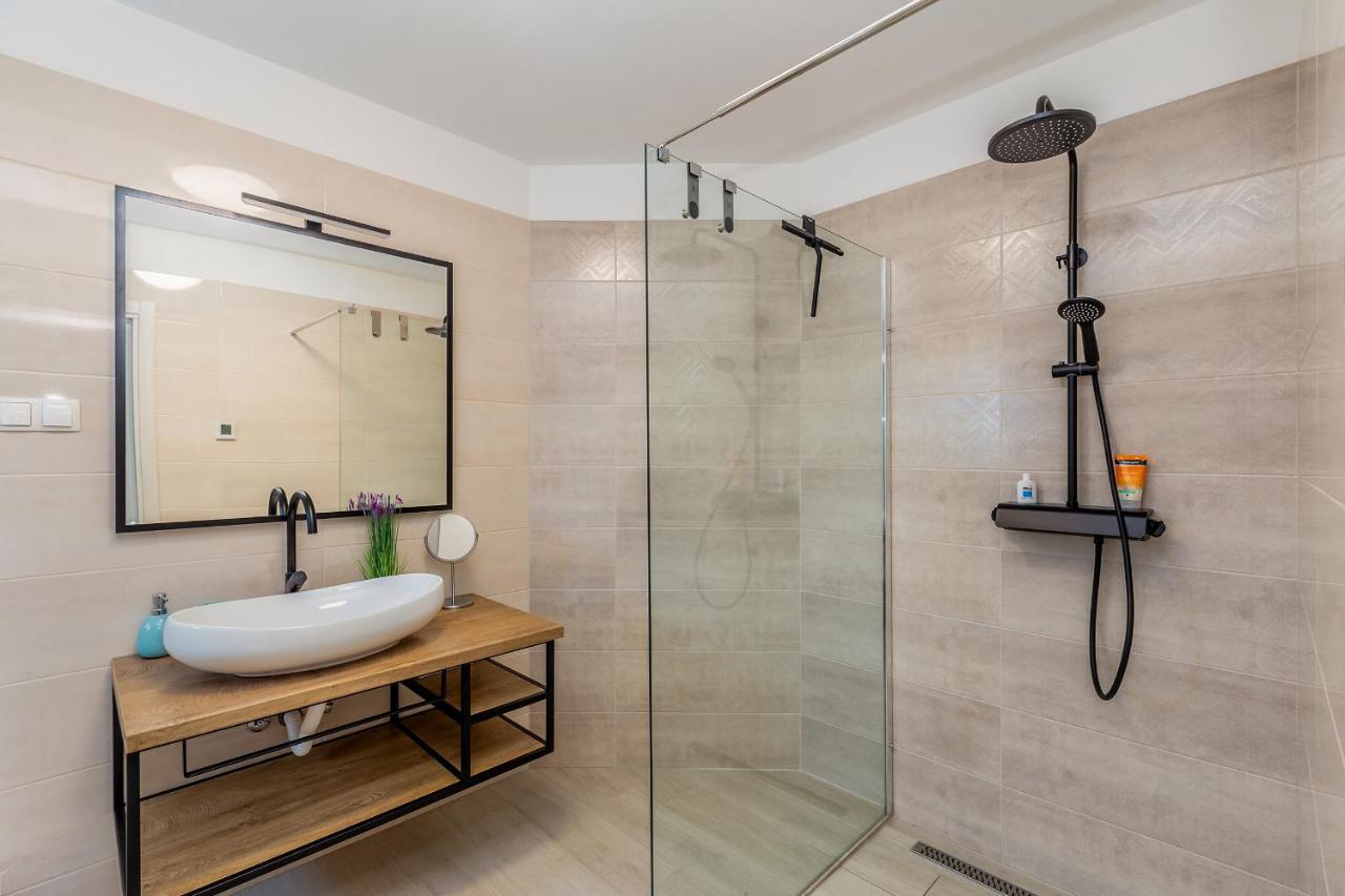 Villa Lio With Private Pool Linardići المظهر الخارجي الصورة